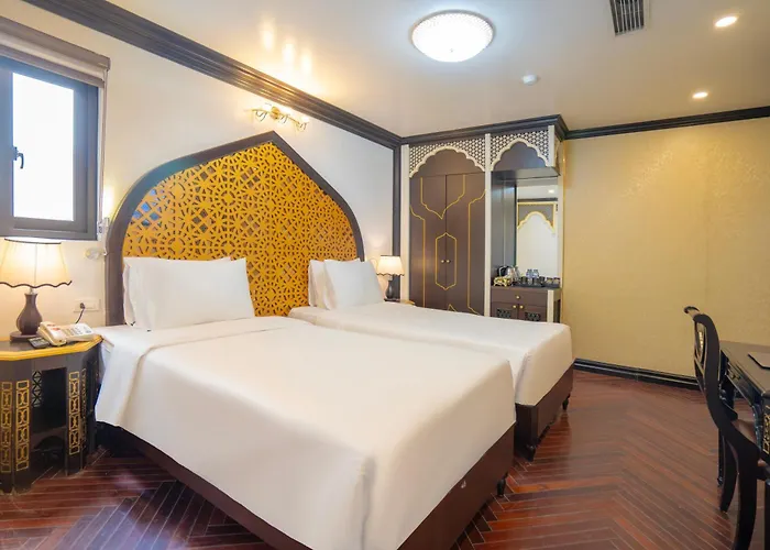 Du Palace Hotel & Travel