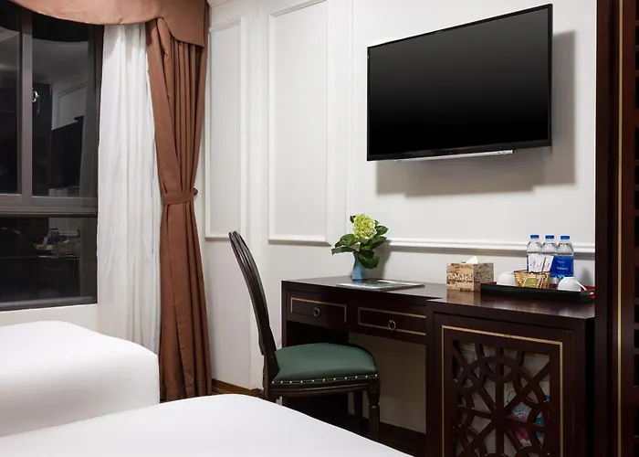 Golden Legend Palace Hotel & Travel